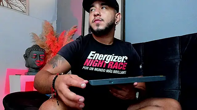 MarcusConnor online show from November 12, 1:55 pm