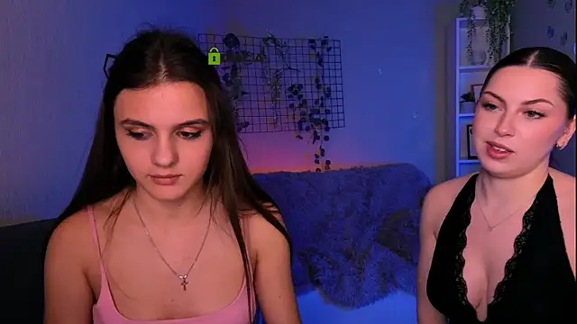 lisa dark  online show from March 13, 8:37 pm