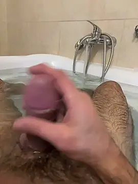 Snapshot of krycha14 chatting on December 22, 2:19 am krycha14 online show from December 22, 2:19 am