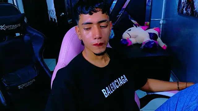 Snapshot of darwinandbrayann chatting on November 11, 10:32 pm darwinandbrayann online show from November 11, 10:32 pm