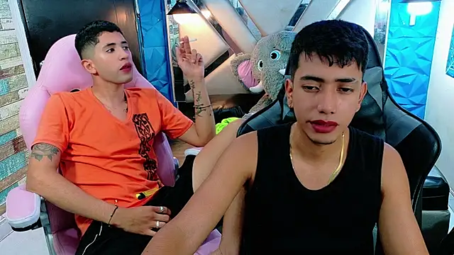 Snapshot of darwinandbrayann chatting on November 26, 3:29 am darwinandbrayann online show from November 26, 3:29 am