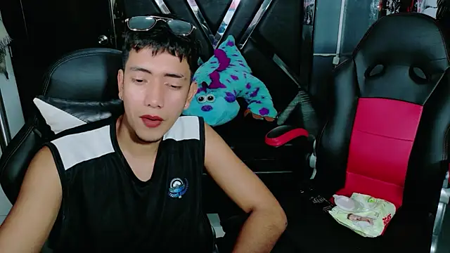 Snapshot of darwinandbrayann chatting on November 29, 3:48 pm darwinandbrayann online show from November 29, 3:48 pm