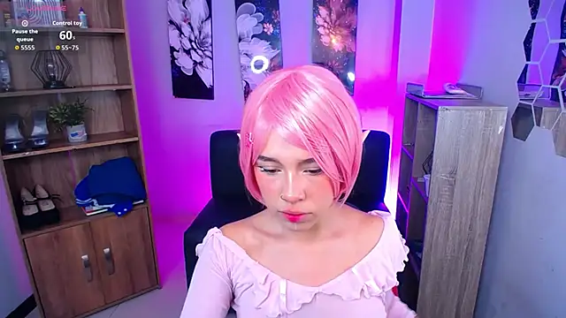 Snapshot of roseefancy19 chatting on November 14, 12:15 pm roseefancy19 online show from November 14, 12:15 pm