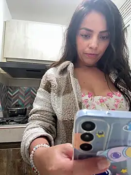 MailynAndNick online show from February 2, 1:10 pm