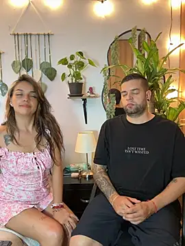 Snapshot of MailynAndNick chatting on June 25, 1:16 am MailynAndNick online show from June 25, 1:16 am