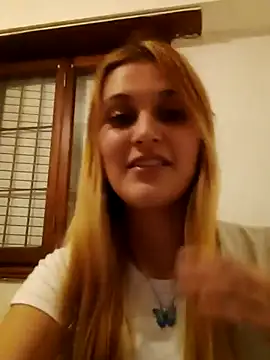 Snapshot of larubia_arg chatting on November 10, 5:06 am larubia arg online show from November 10, 5:06 am