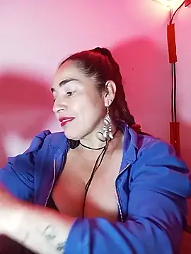 Snapshot of MaryRoze_ chatting on November 21, 11:36 pm MaryRoze online show from November 21, 11:36 pm