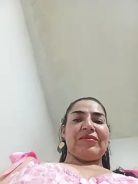 Snapshot of MaryRoze_ chatting on April 26, 1:14 am MaryRoze online show from April 26, 1:14 am