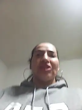 Snapshot of MaryRoze_ chatting on April 28, 3:00 am MaryRoze online show from April 28, 3:00 am