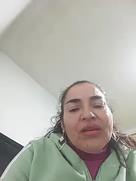 Snapshot of MaryRoze_ chatting on April 29, 1:10 am MaryRoze online show from April 29, 1:10 am