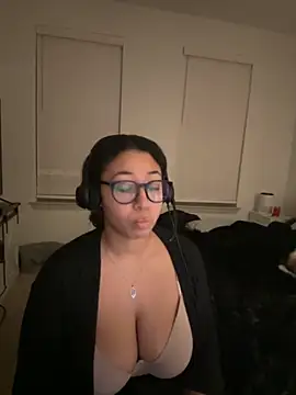 Snapshot of minha_baby chatting on November 14, 12:20 am minha baby online show from November 14, 12:20 am