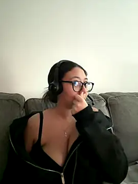 Snapshot of minha_baby chatting on November 30, 4:22 pm minha baby online show from November 30, 4:22 pm