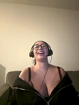 Snapshot of minha_baby chatting on December 18, 7:14 am minha baby online show from December 18, 7:14 am