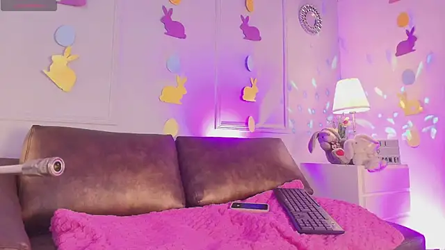 kittyblooms online show from April 4, 3:31 pm