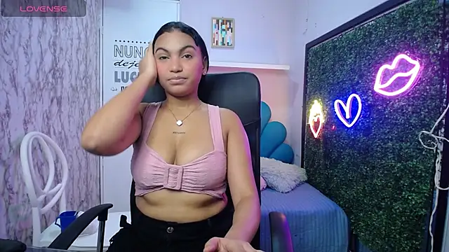 Snapshot of valeria_martinez19 chatting on November 21, 3:05 am valeria martinez19 online show from November 21, 3:05 am