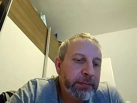 Snapshot of ghost430000 chatting on December 13, 9:53 pm ghost430000 online show from December 13, 9:53 pm