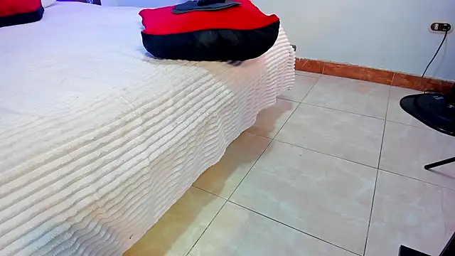 Cataleyaa Rose online show from December 5, 1:36 am