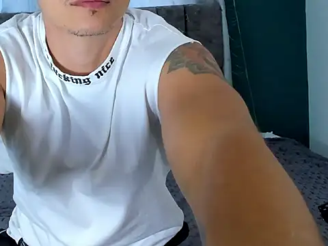 Snapshot of Latin_Pboy chatting on January 14, 9:52 pm Latin Pboy online show from January 14, 9:52 pm