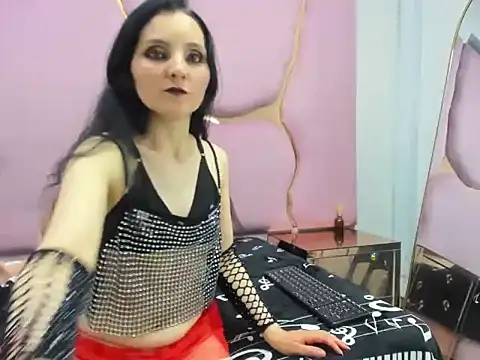 Snapshot of Morticia_Black chatting on November 13, 7:35 pm Morticia Black online show from November 13, 7:35 pm