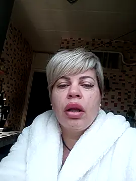 Snapshot of MilkySky chatting on November 14, 10:25 am MilkySky online show from November 14, 10:25 am