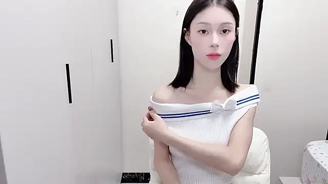 Snapshot of yuyu-33 chatting on October 30, 1:51 am yuyu-33 online show from October 30, 1:51 am