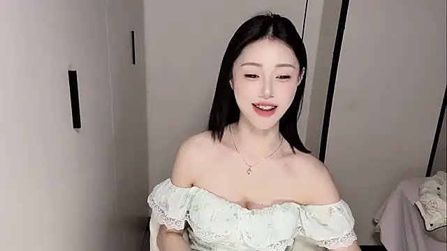 yuyu-33 online show from May 11, 2:45 pm