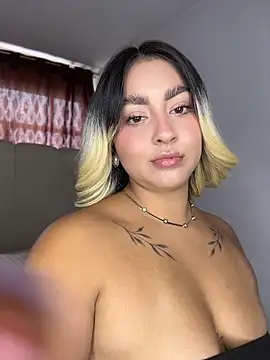 Snapshot of Elina_Hills chatting on June 17, 6:53 pm Elina Hills online show from June 17, 6:53 pm