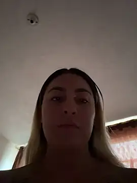 Snapshot of Elina_Hills chatting on June 21, 9:17 pm Elina Hills online show from June 21, 9:17 pm