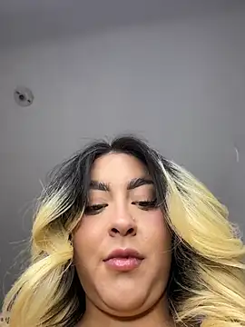 Snapshot of Elina_Hills chatting on July 2, 6:03 pm Elina Hills online show from July 2, 6:03 pm