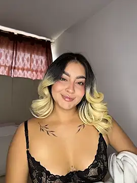 Snapshot of Elina_Hills chatting on July 8, 5:06 pm Elina Hills online show from July 8, 5:06 pm