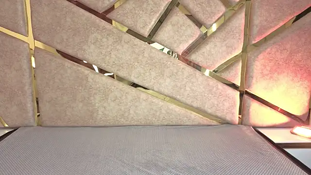 Snapshot of Frrreyaa chatting on December 5, 2:20 am Frrreyaa online show from December 5, 2:20 am