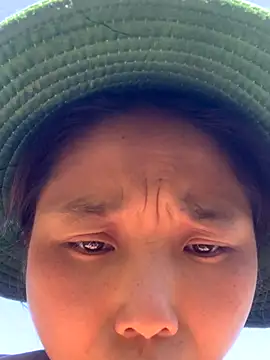 Snapshot of bi-bo123 chatting on November 27, 6:37 am bi-bo123 online show from November 27, 6:37 am