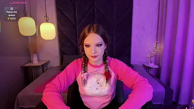 Iris Fresh online show from November 7, 8:42 pm