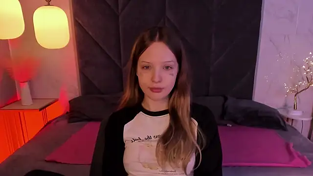 Iris Fresh online show from December 5, 8:49 pm