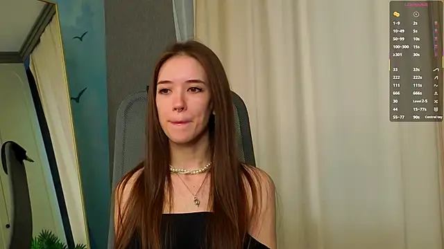 Snapshot of tinyanie chatting on December 5, 6:22 am tinyanie online show from December 5, 6:22 am