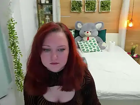 Snapshot of OhLadyPlease chatting on November 26, 8:04 am OhLadyPlease online show from November 26, 8:04 am