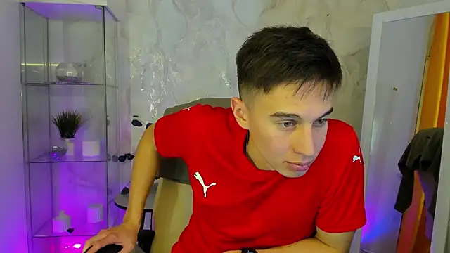 Snapshot of MarkKullen chatting on November 1, 5:15 pm MarkKullen online show from November 1, 5:15 pm