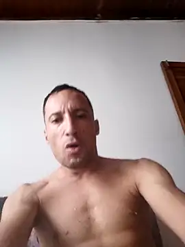 Snapshot of Diler21_miau chatting on December 21, 8:27 pm Diler21 miau online show from December 21, 8:27 pm