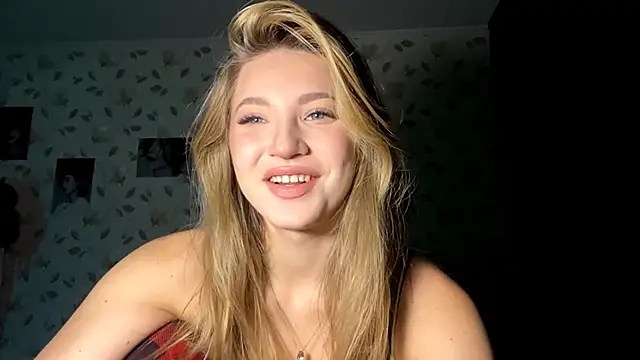 Snapshot of OrethaEredia chatting on November 5, 3:12 pm OrethaEredia online show from November 5, 3:12 pm