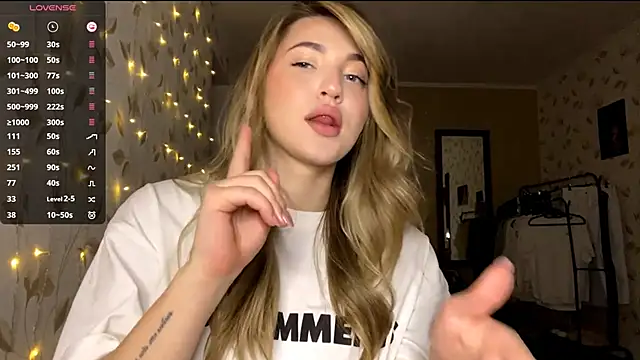 Snapshot of OrethaEredia chatting on December 19, 6:04 pm OrethaEredia online show from December 19, 6:04 pm