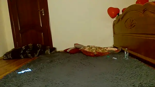 HoneyLuna7 online show from April 14, 9:10 pm