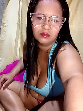 Snapshot of meliza87 chatting on December 3, 12:25 pm meliza87 online show from December 3, 12:25 pm