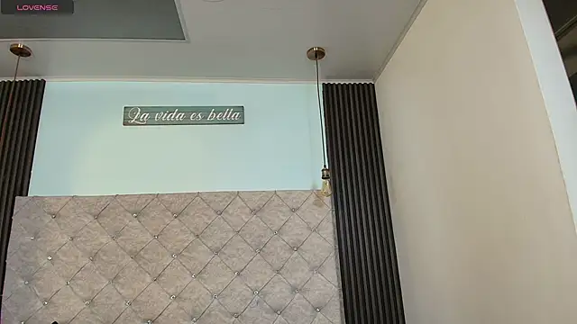 Liia Leens online show from November 22, 3:49 am