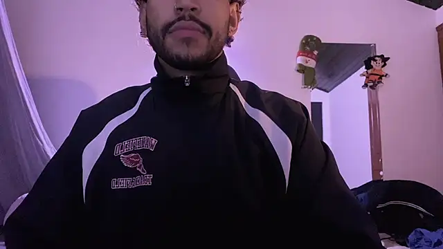 Snapshot of 3v1l chatting on November 20, 7:41 am 3v1l online show from November 20, 7:41 am