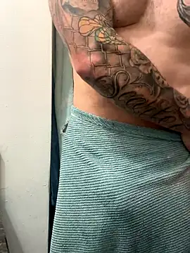 Snapshot of RobsBigD chatting on December 4, 3:32 pm RobsBigD online show from December 4, 3:32 pm