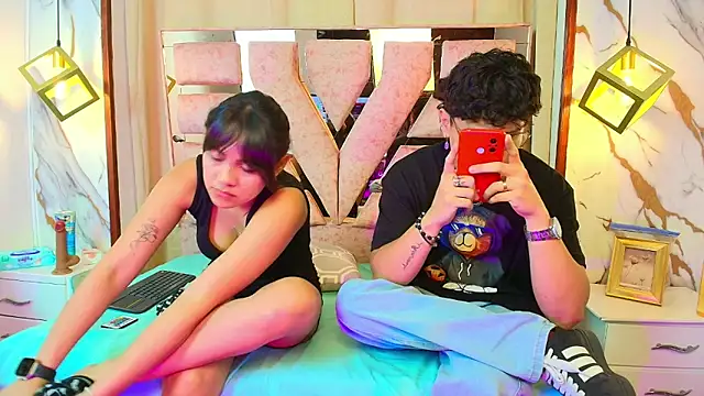 Snapshot of Zoe_And_Dylan_ chatting on November 28, 1:03 pm Zoe And Dylan online show from November 28, 1:03 pm