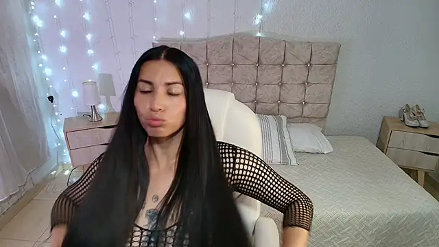 Snapshot of iriina_hotbusty chatting on November 18, 10:36 pm iriina hotbusty online show from November 18, 10:36 pm