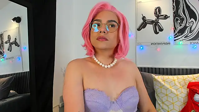 Cloe Bonne online show from December 14, 7:40 pm