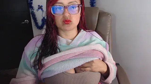 kristelltender1 online show from January 16, 8:35 pm