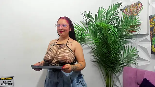 Snapshot of Anggie_Miller chatting on December 17, 11:16 am Anggie Miller online show from December 17, 11:16 am